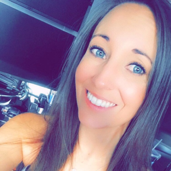 Meet your Posher, Amy - Picture 1 of 1